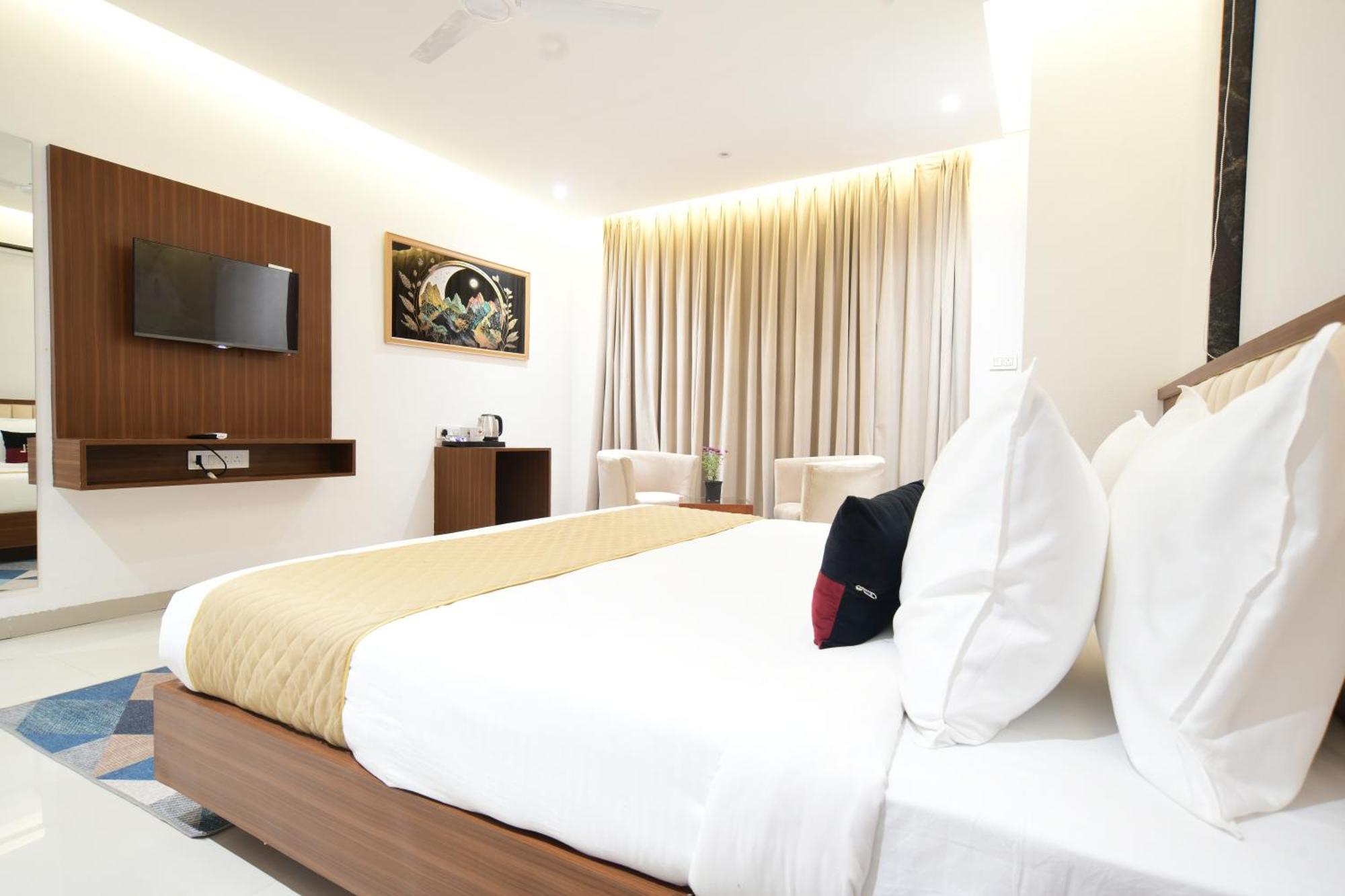 Aceotel Premier, Vijay Nagar Indore Exterior foto