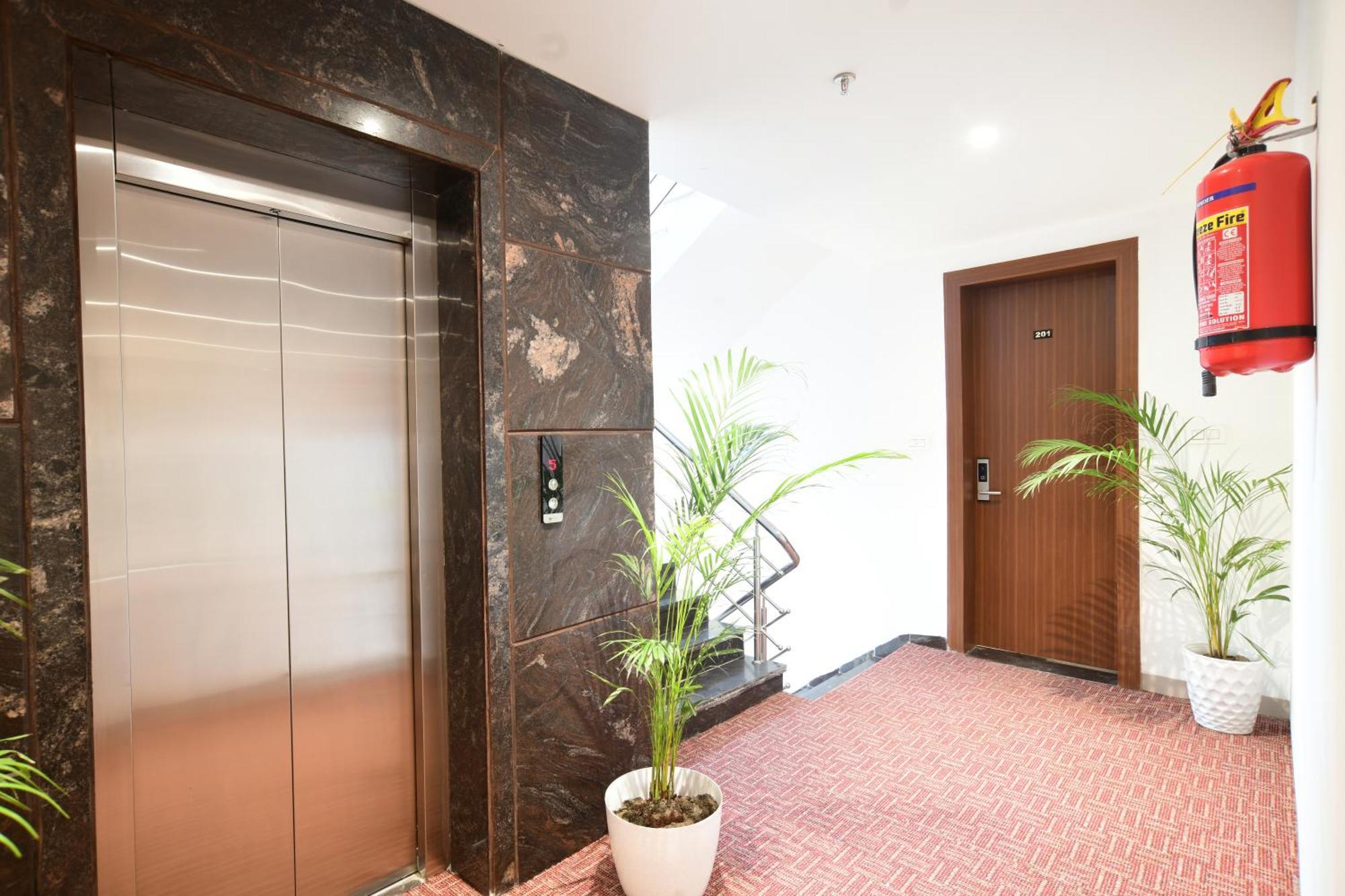 Aceotel Premier, Vijay Nagar Indore Exterior foto