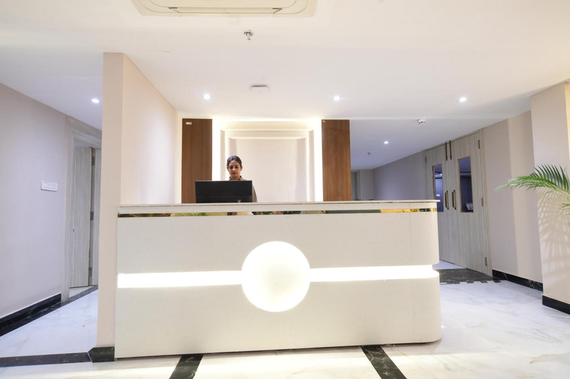 Aceotel Premier, Vijay Nagar Indore Exterior foto
